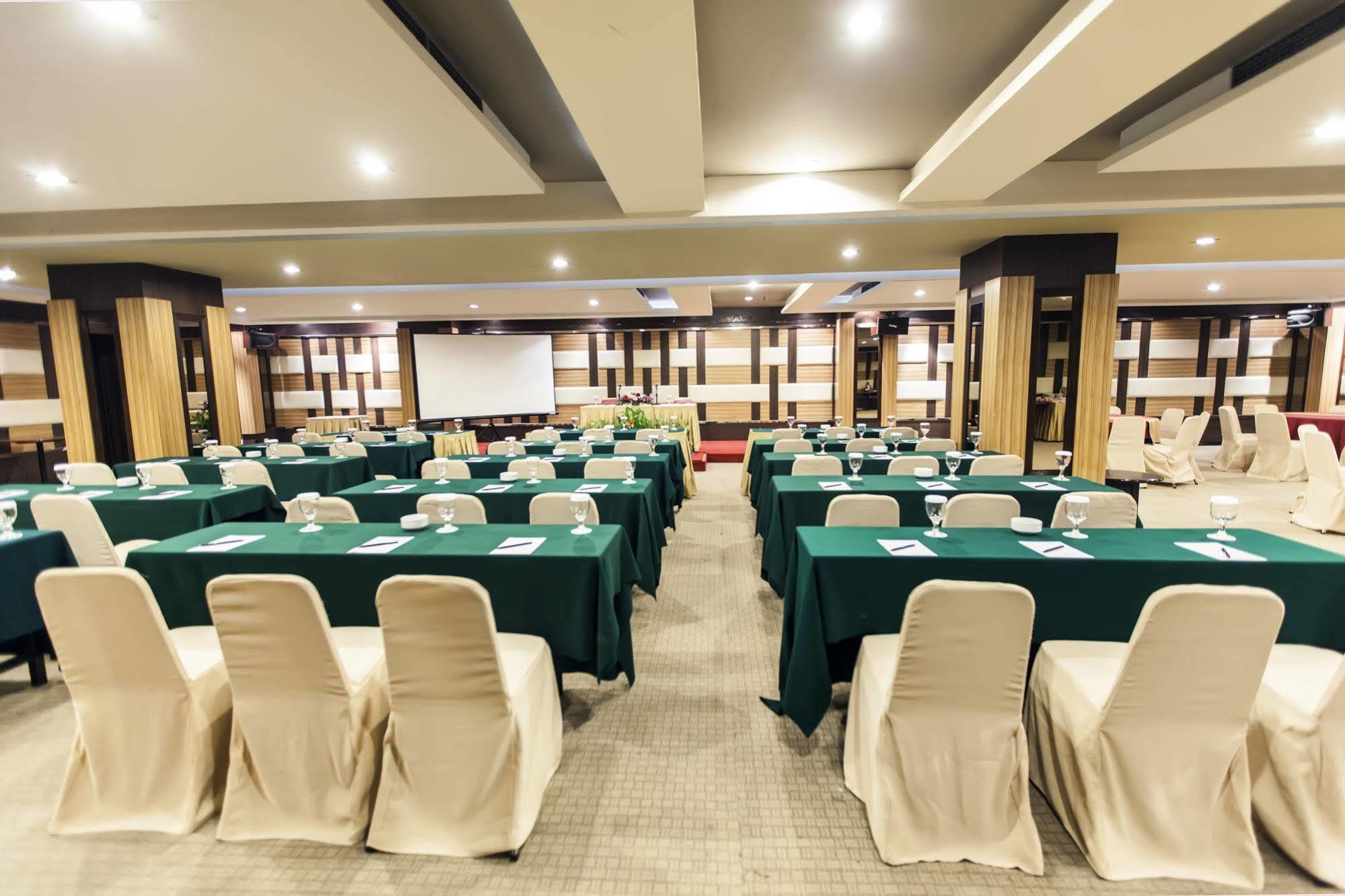 Orchardz Jayakarta Hotel Ngoại thất bức ảnh