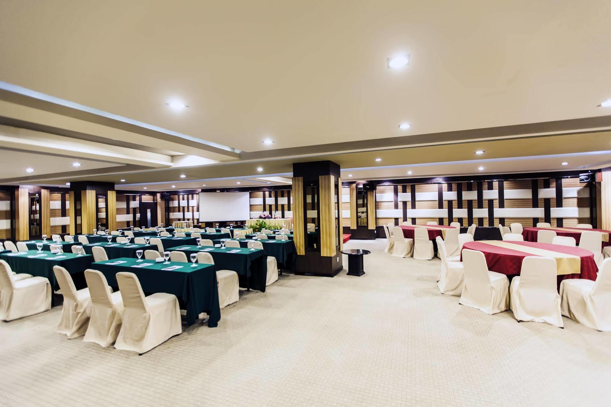 Orchardz Jayakarta Hotel Ngoại thất bức ảnh